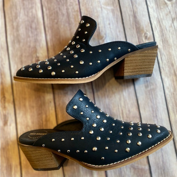 NWT Arider Girl Cara Studded Slip On Mule 5.5 - Picture 1 of 8